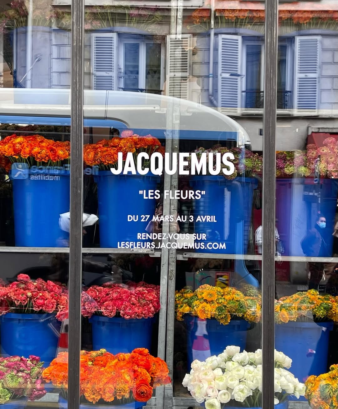 Image from JACQUEMUS / LES FLEURS 1