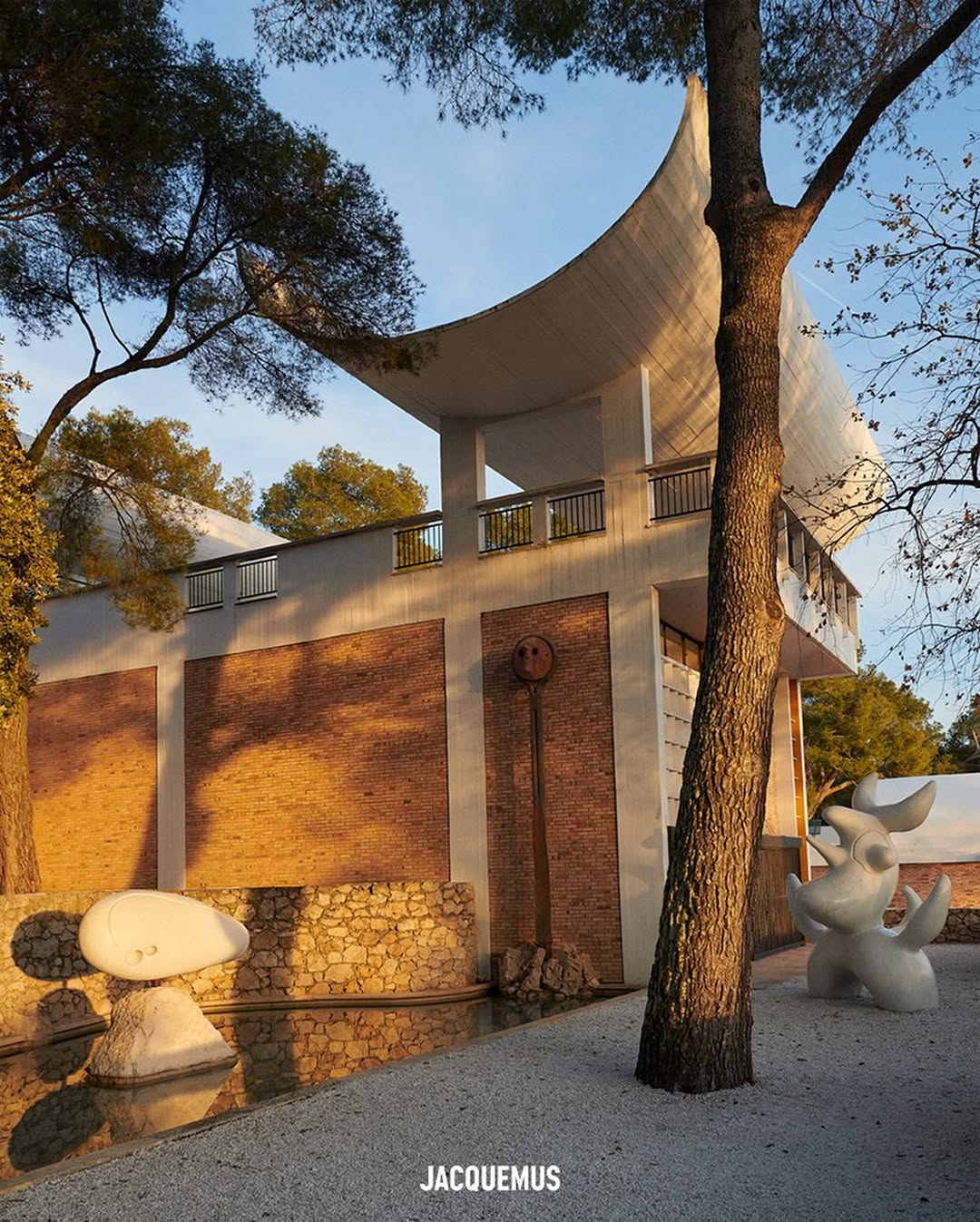 Image from JACQUEMUS / Images « LES SCULPTURES » 3