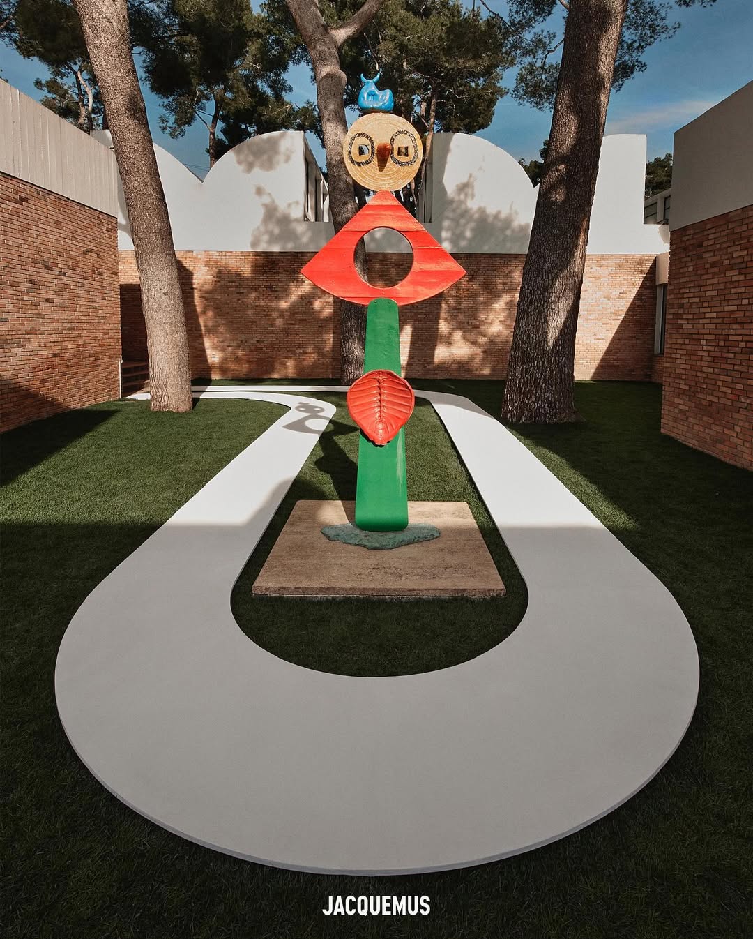 Image from JACQUEMUS / Images « LES SCULPTURES » 1