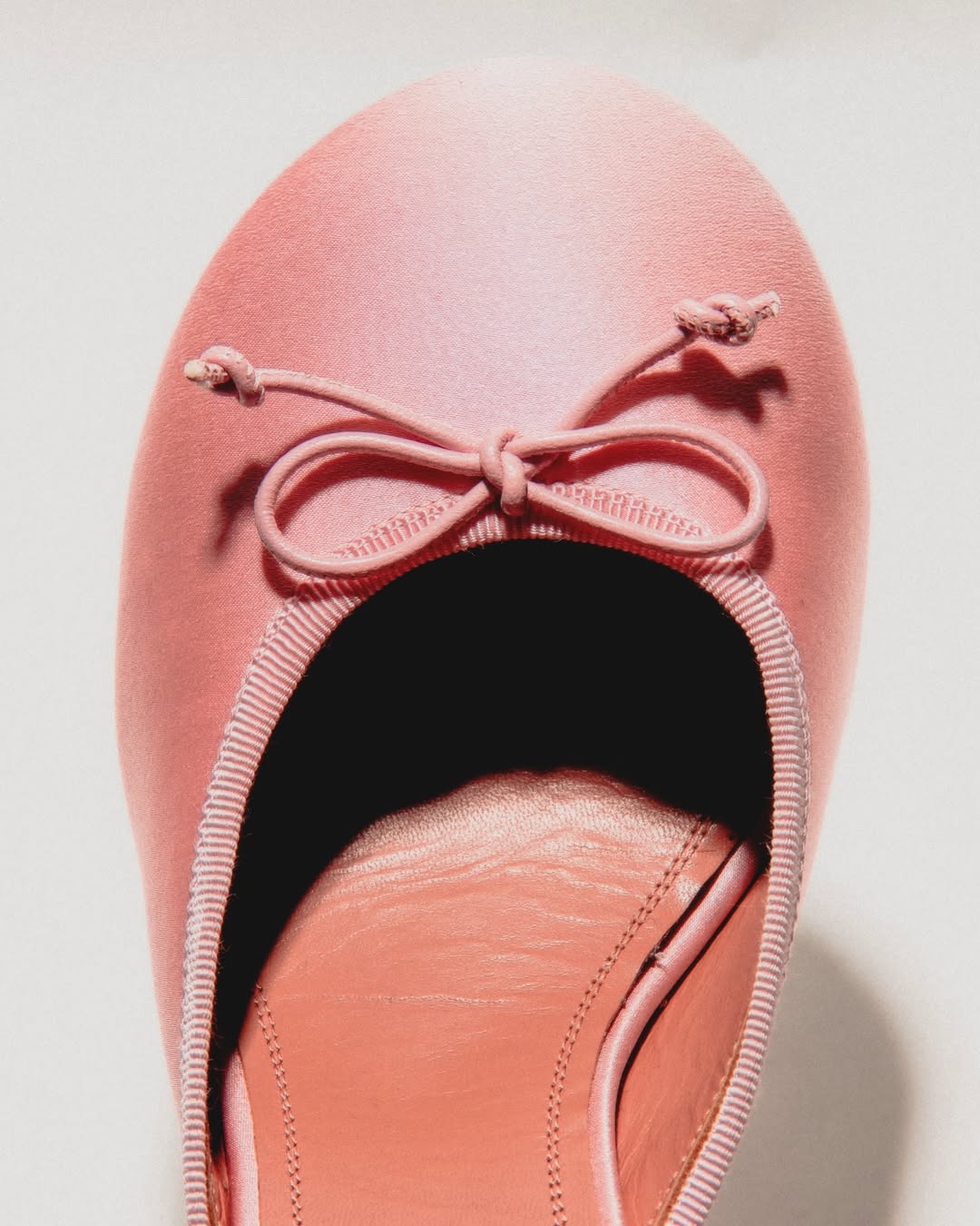 Image from Amina Muaddi / S2425 4