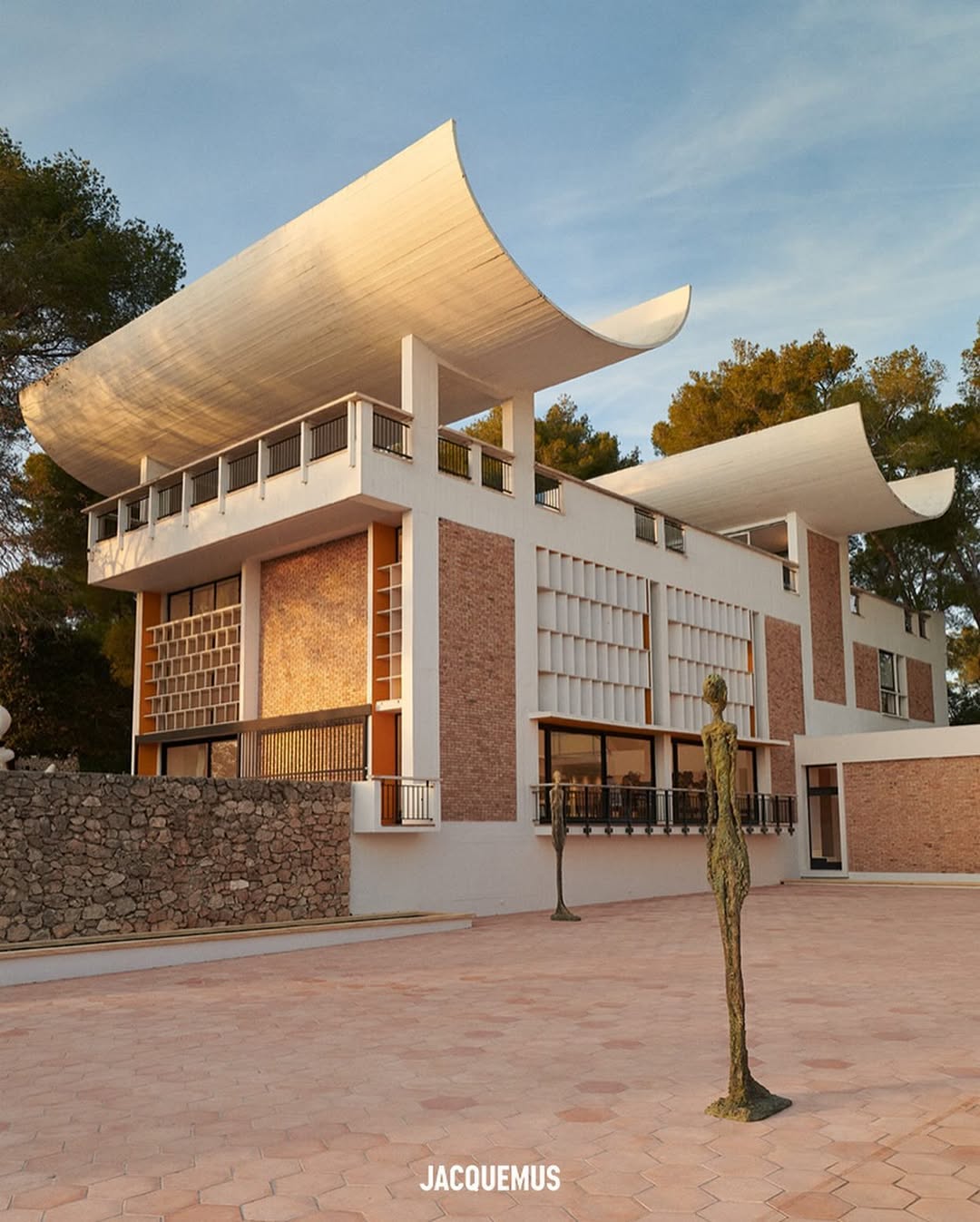 Image from JACQUEMUS / Images « LES SCULPTURES » 6