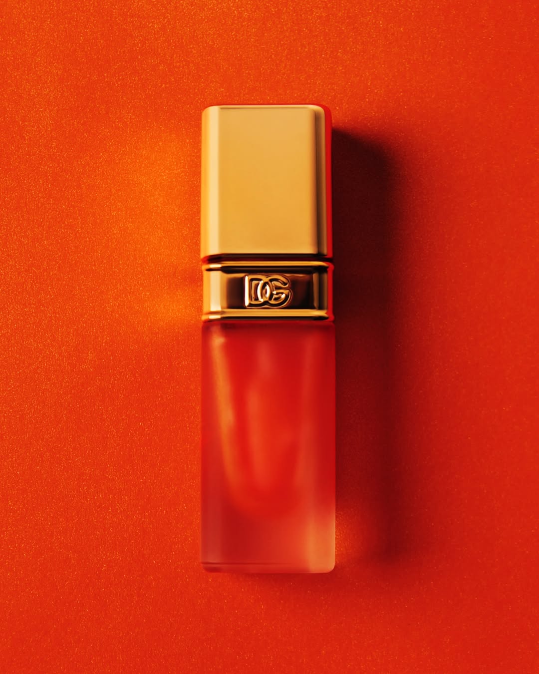 Image from Dolce & Gabbana / Oil Lip Plumper 8