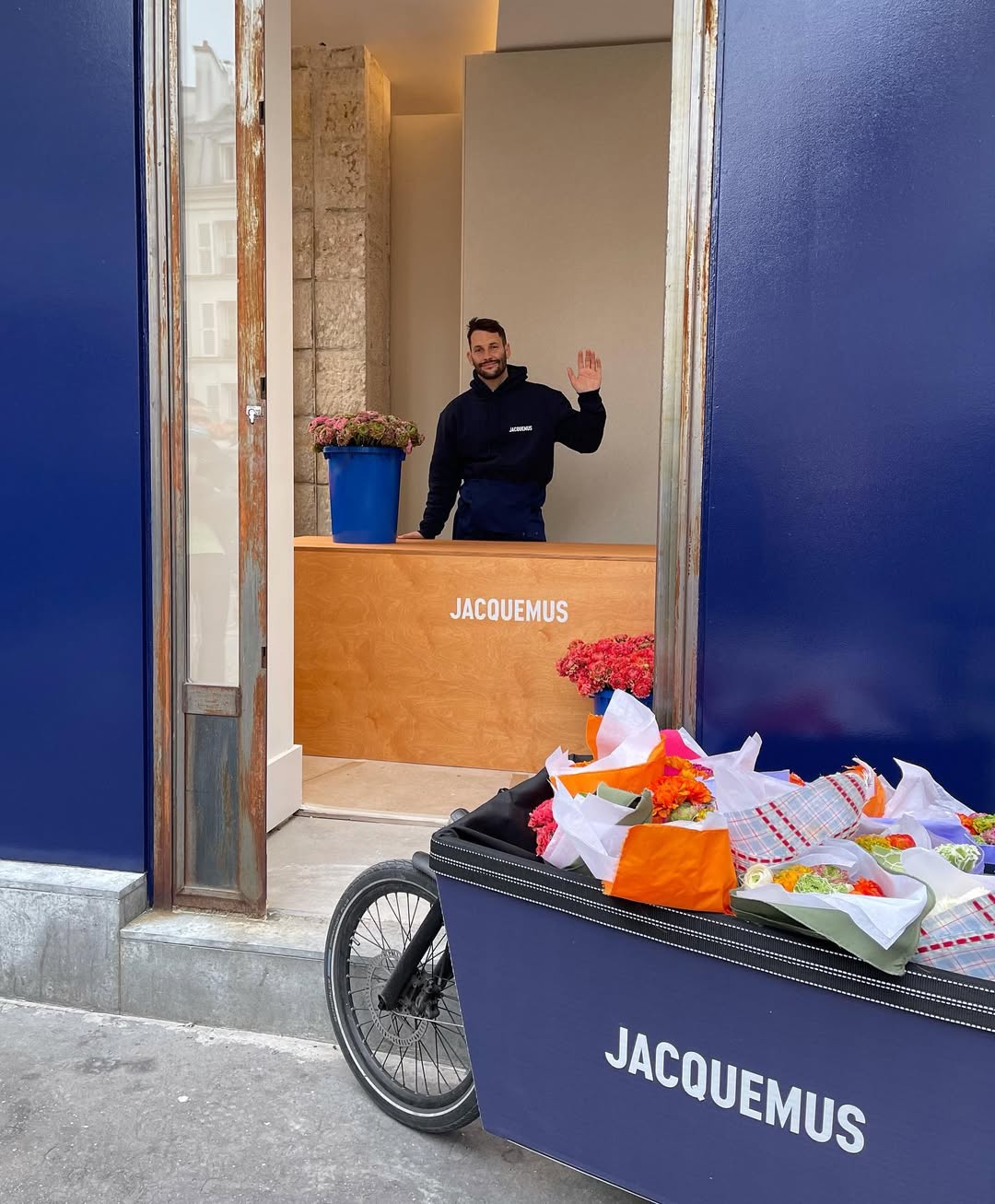 Image from JACQUEMUS / LES FLEURS 5